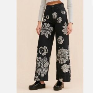 Free People Talia Floral Wide Leg Jeans size 25